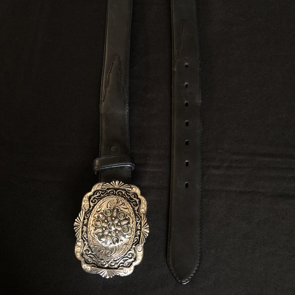 Silver Creek Black Leather Belt with Silver Buckle - Picture 3 of 12